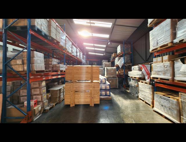 500M² WAREHOUSE TO LET IN SPARTAN
